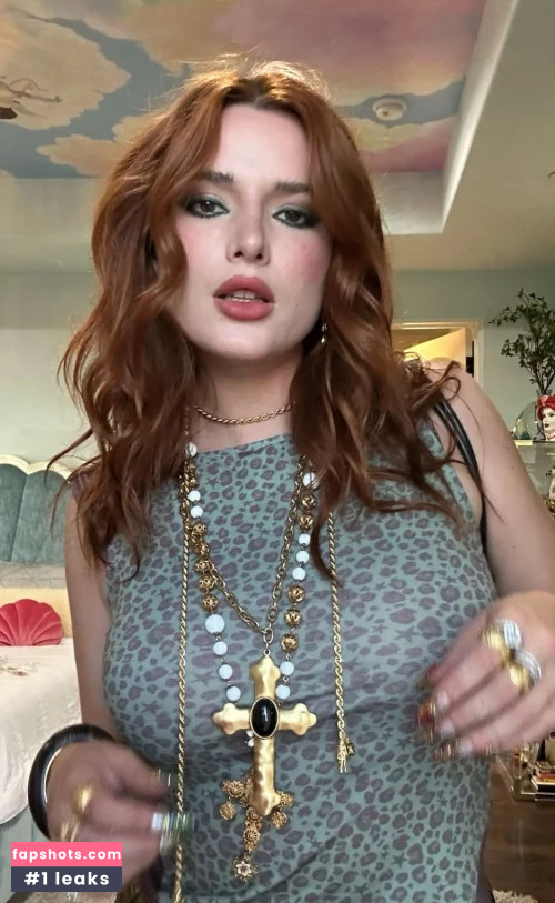 Bella Thorne gallery photo #1449