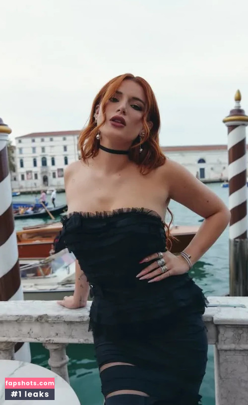 Bella Thorne gallery photo #1454