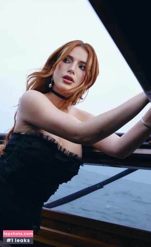 Bella Thorne gallery photo #1455