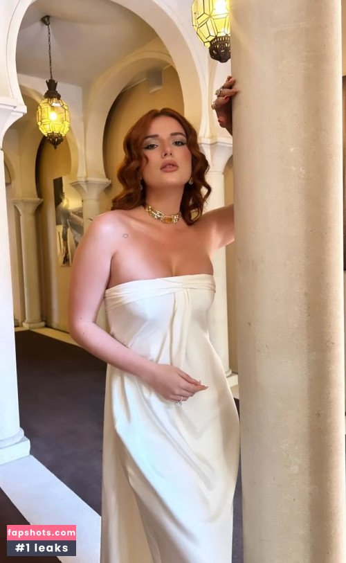 Bella Thorne gallery photo #1457