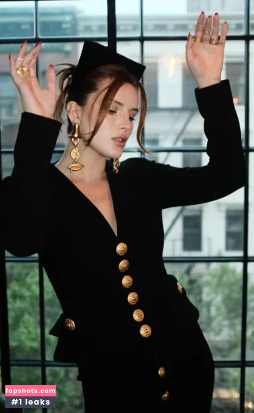 Bella Thorne gallery photo #1463