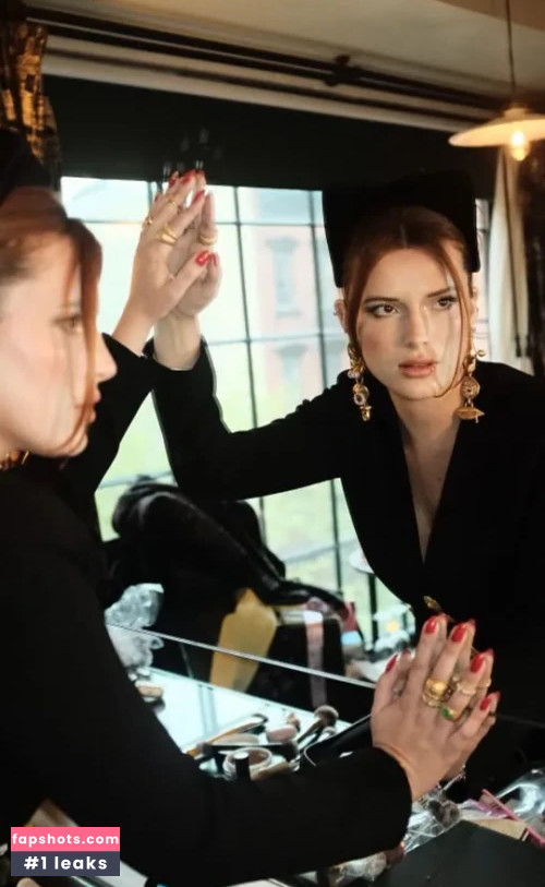 Bella Thorne gallery photo #1469