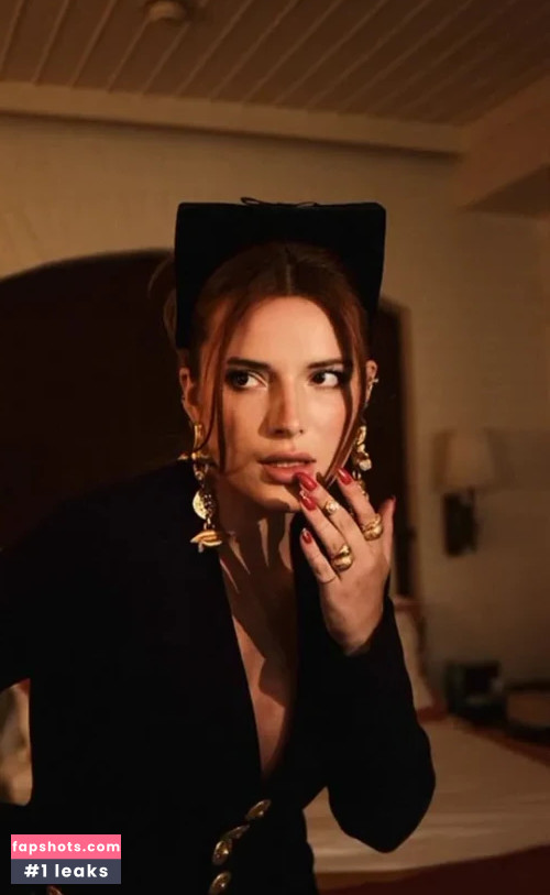 Bella Thorne gallery photo #1470