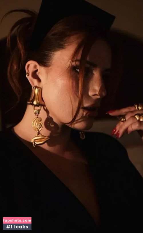 Bella Thorne gallery photo #1474