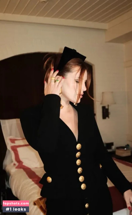 Bella Thorne gallery photo #1478