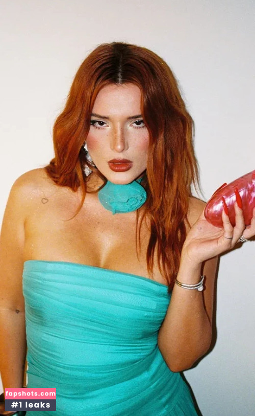 Bella Thorne gallery photo #1489