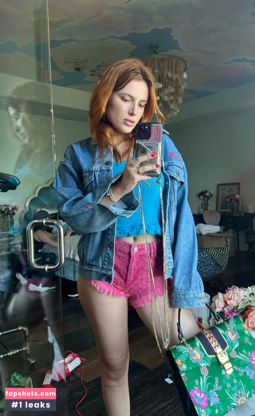 Bella Thorne gallery photo #1498