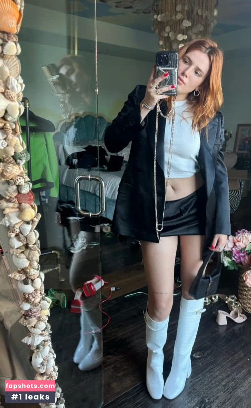 Bella Thorne gallery photo #1505