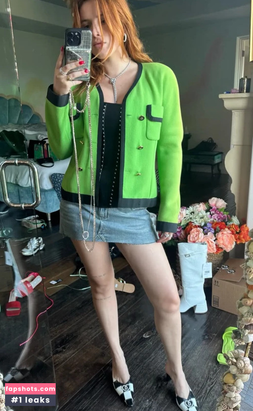 Bella Thorne gallery photo #1510