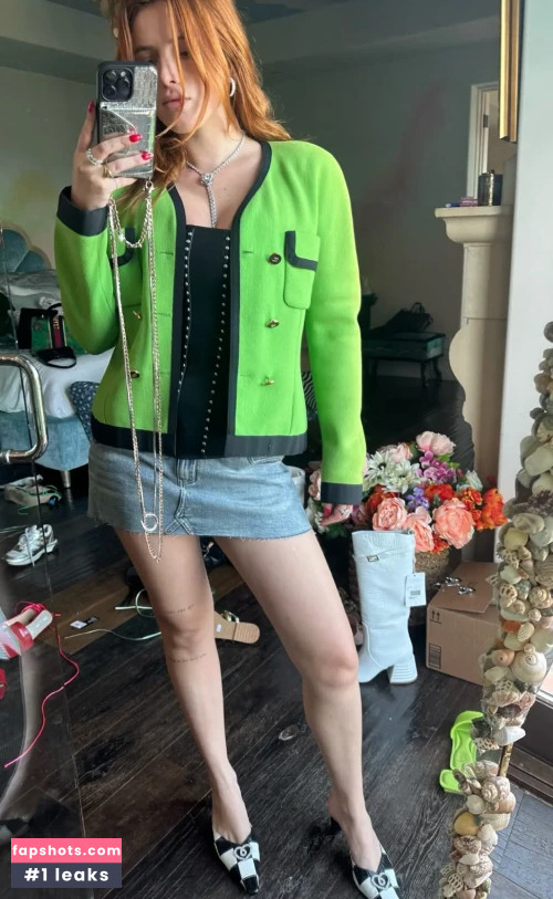 Bella Thorne gallery photo #1513