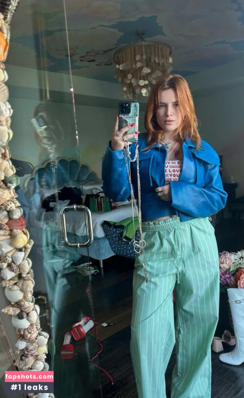 Bella Thorne gallery photo #1514