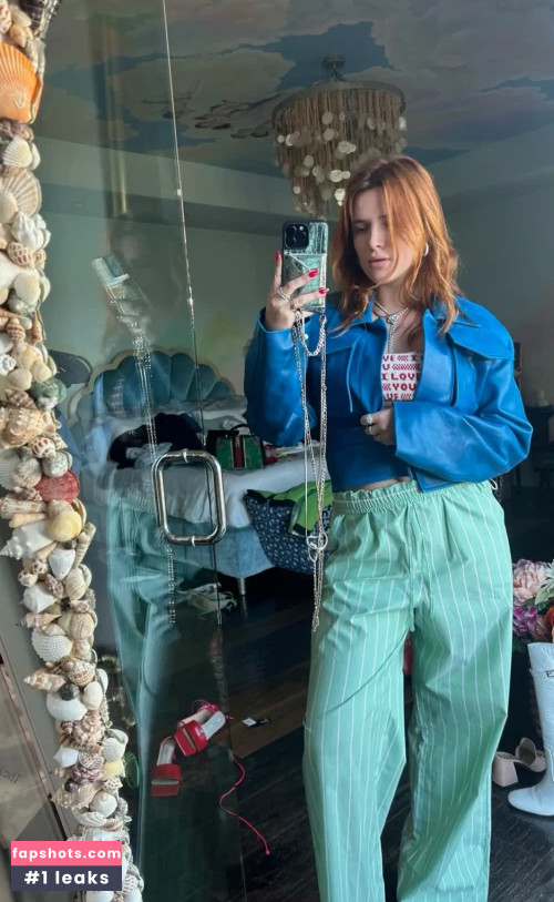 Bella Thorne gallery photo #1516