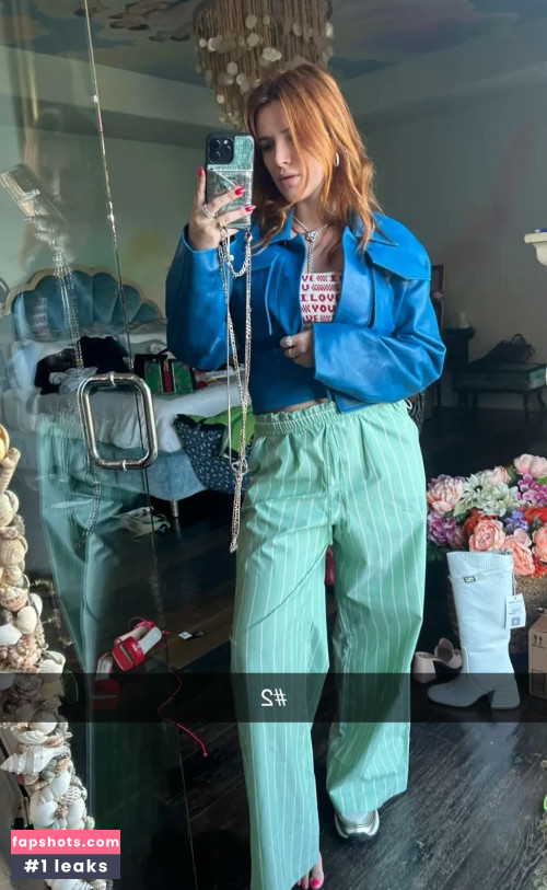 Bella Thorne gallery photo #1517