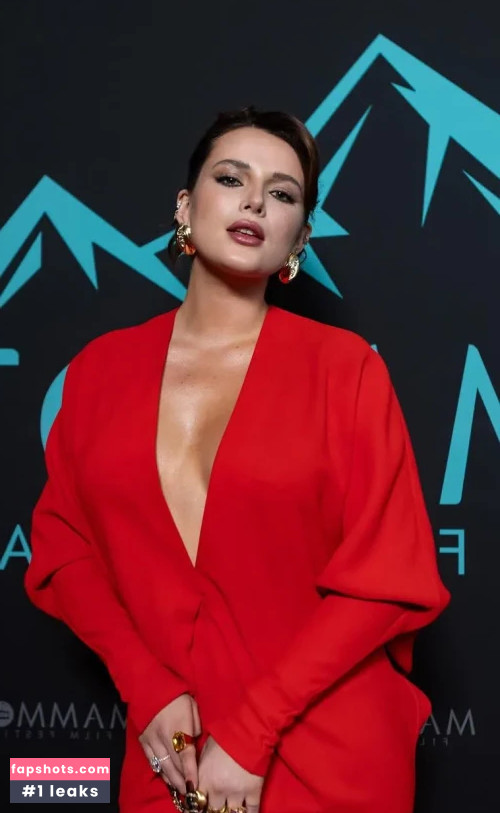 Bella Thorne gallery photo #1521