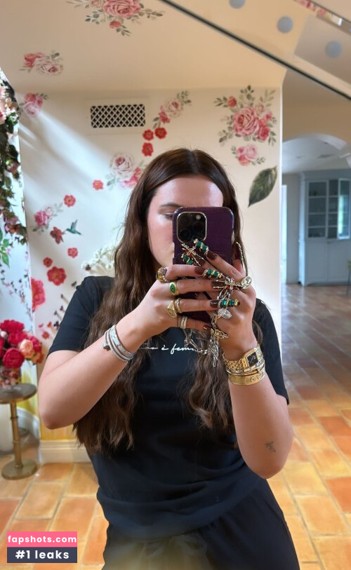 Bella Thorne gallery photo #1538