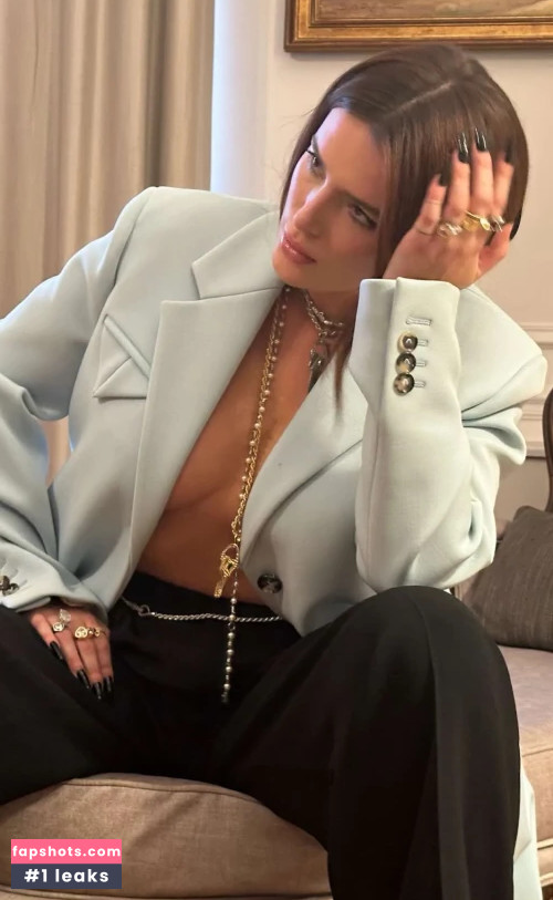 Bella Thorne gallery photo #1559