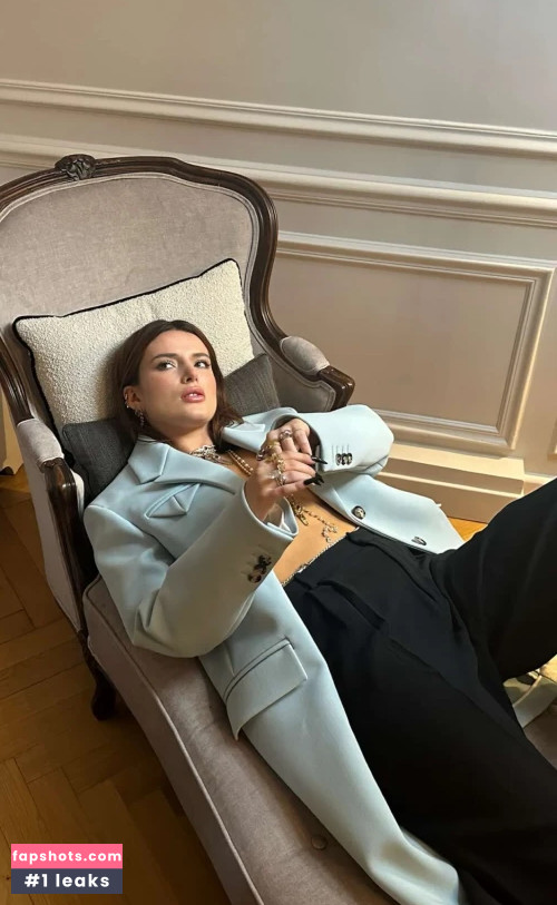 Bella Thorne gallery photo #1562