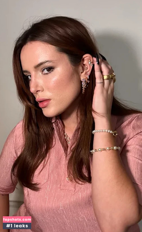 Bella Thorne gallery photo #1567