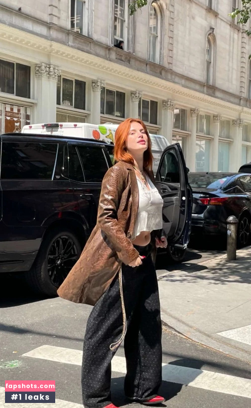 Bella Thorne gallery photo #1582