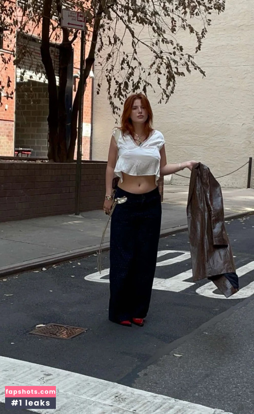 Bella Thorne gallery photo #1586