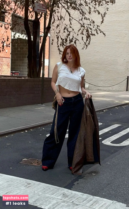 Bella Thorne gallery photo #1587