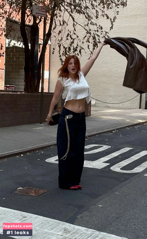 Bella Thorne gallery photo #1590