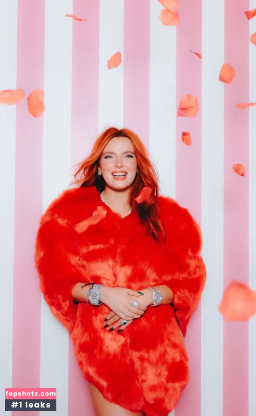 Bella Thorne gallery photo #1613