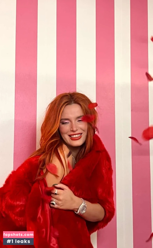 Bella Thorne gallery photo #1621