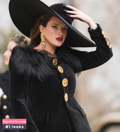 Bella Thorne gallery photo #1640