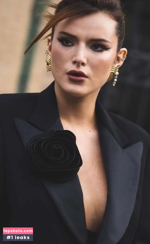 Bella Thorne gallery photo #1646