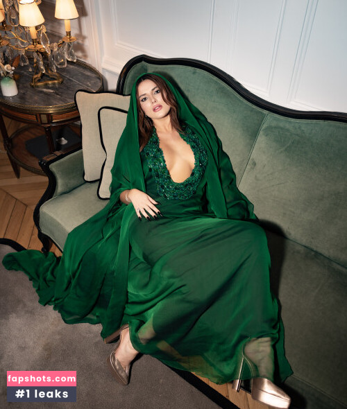 Bella Thorne gallery photo #1673