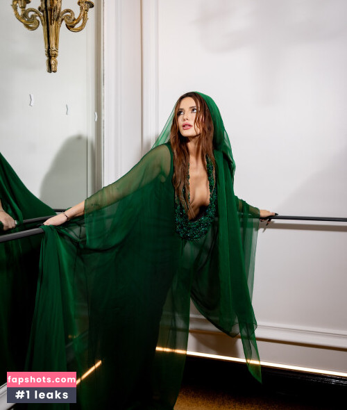 Bella Thorne gallery photo #1675