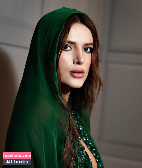 Bella Thorne gallery photo #1680