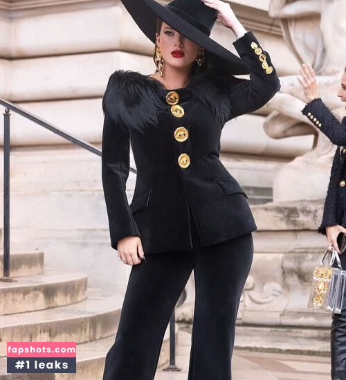 Bella Thorne gallery photo #1700