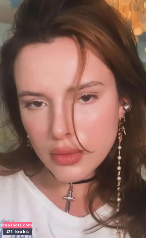 Bella Thorne gallery photo #1734