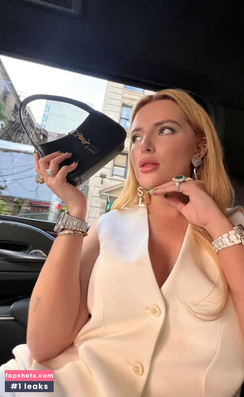 Bella Thorne gallery photo #1749