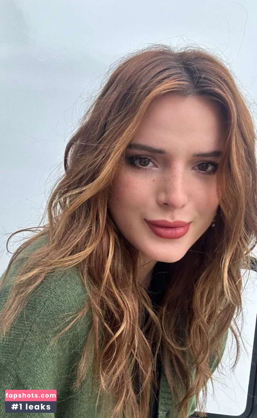 Bella Thorne gallery photo #1758