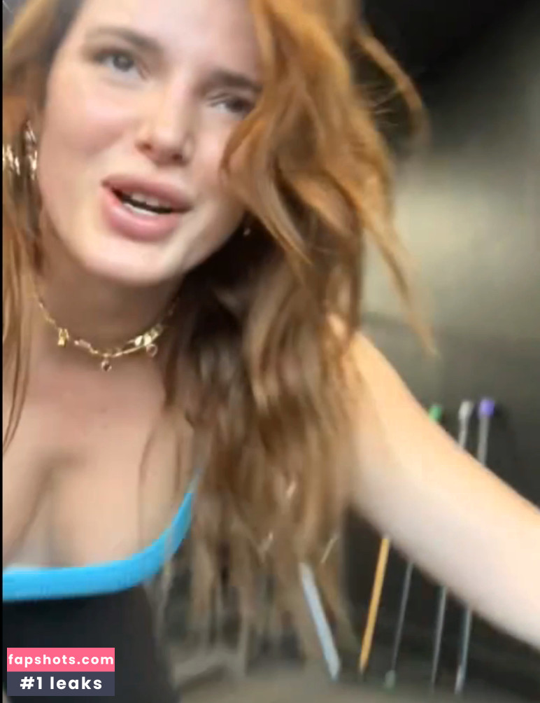Bella Thorne gallery photo #1818