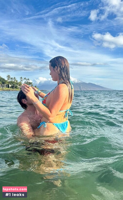 Bella Thorne gallery photo #1825