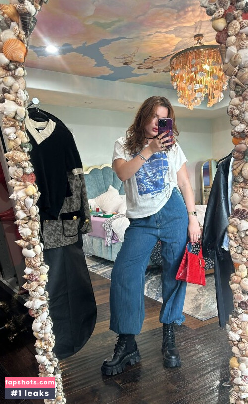 Bella Thorne gallery photo #1827