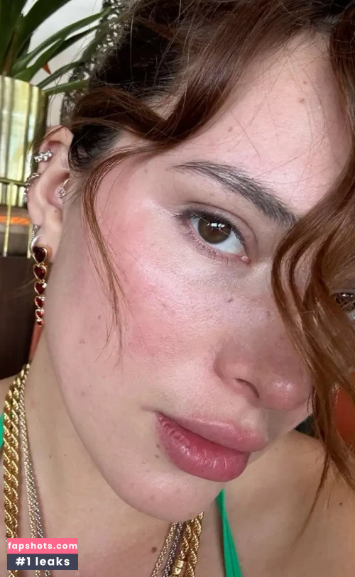 Bella Thorne gallery photo #1840