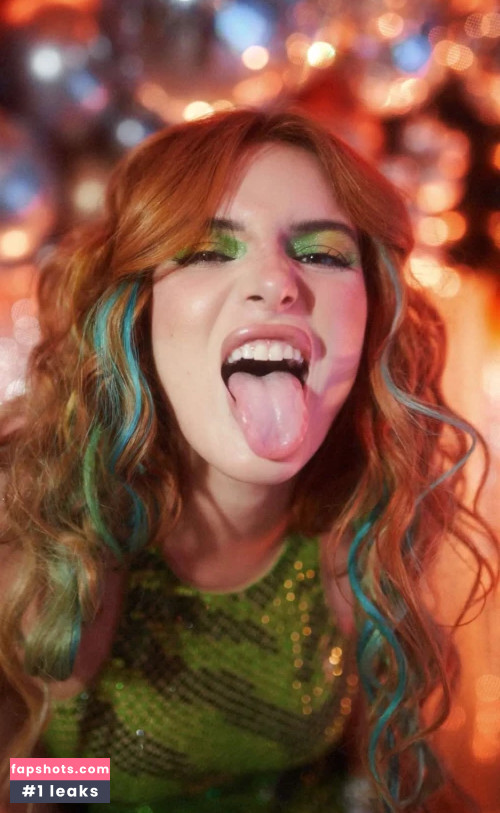 Bella Thorne gallery photo #1873