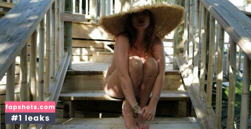 Bella Thorne gallery photo #1880