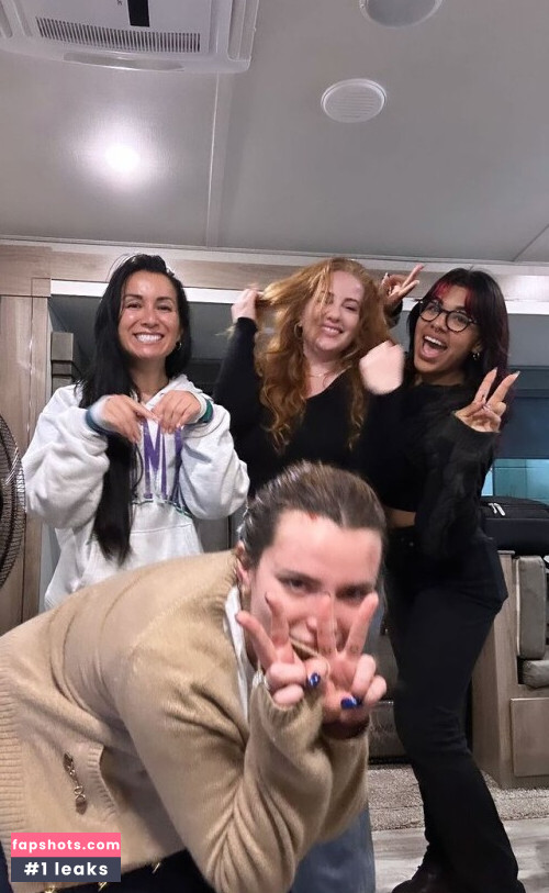 Bella Thorne gallery photo #1895