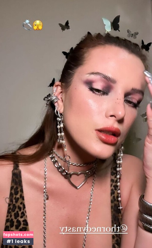 Bella Thorne gallery photo #1910