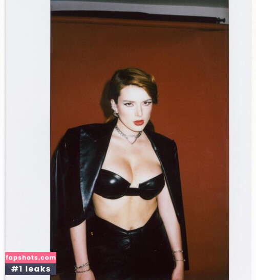 Bella Thorne gallery photo #1917
