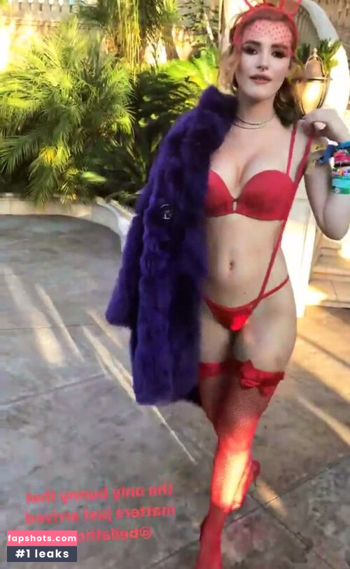 Bella Thorne gallery photo #2033