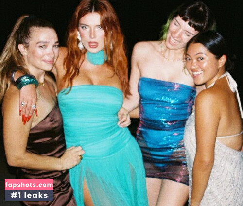 Bella Thorne gallery photo #2037