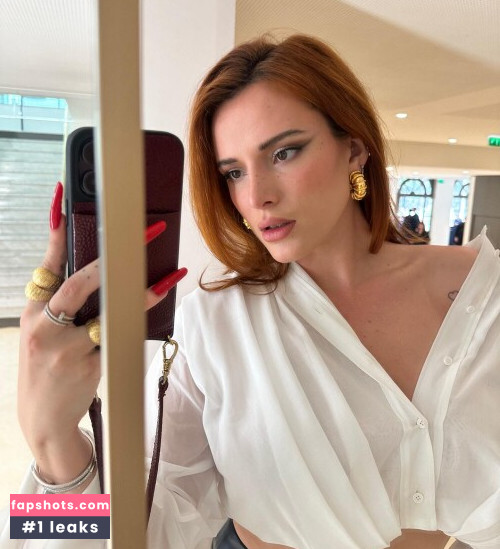 Bella Thorne gallery photo #2051