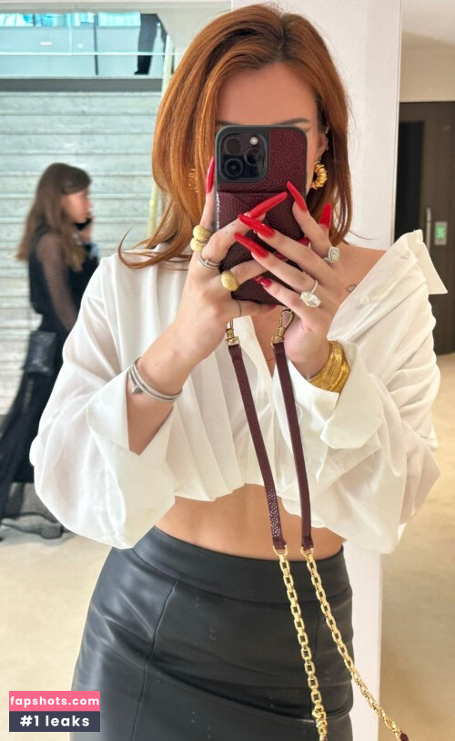 Bella Thorne gallery photo #2055